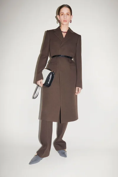 Look 16